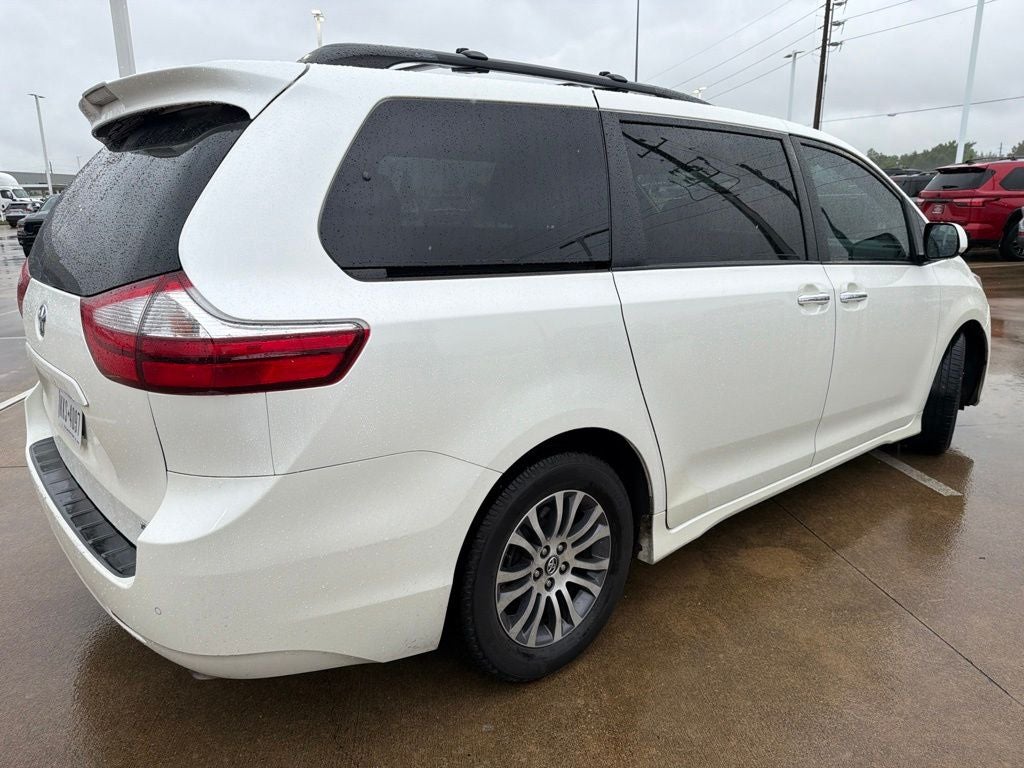 2018 Toyota Sienna XLE Premium 8 Passenger