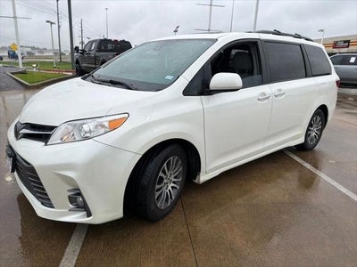 2018 Toyota Sienna XLE Premium 8 Passenger