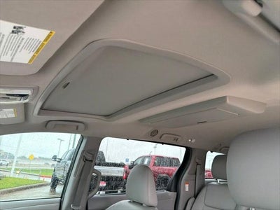 2018 Toyota Sienna XLE Premium 8 Passenger