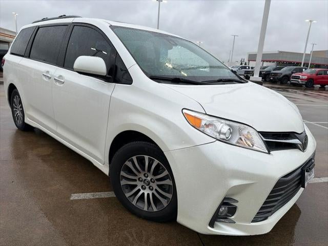 2018 Toyota Sienna XLE Premium 8 Passenger