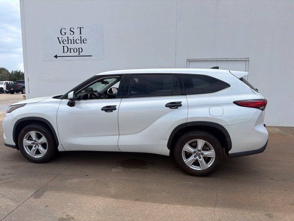 2022 Toyota Highlander Hybrid LE