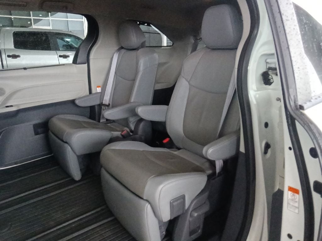 2021 Toyota Sienna Limited 7 Passenger