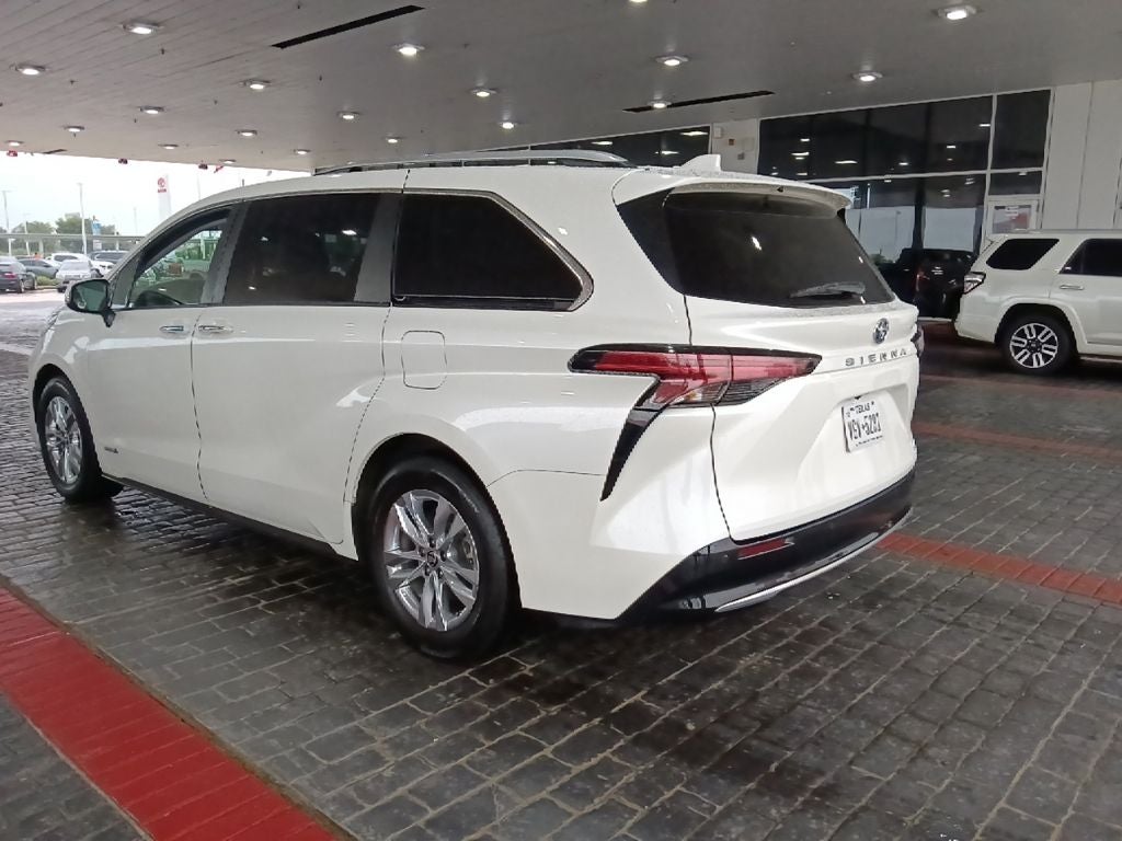 2021 Toyota Sienna Limited 7 Passenger