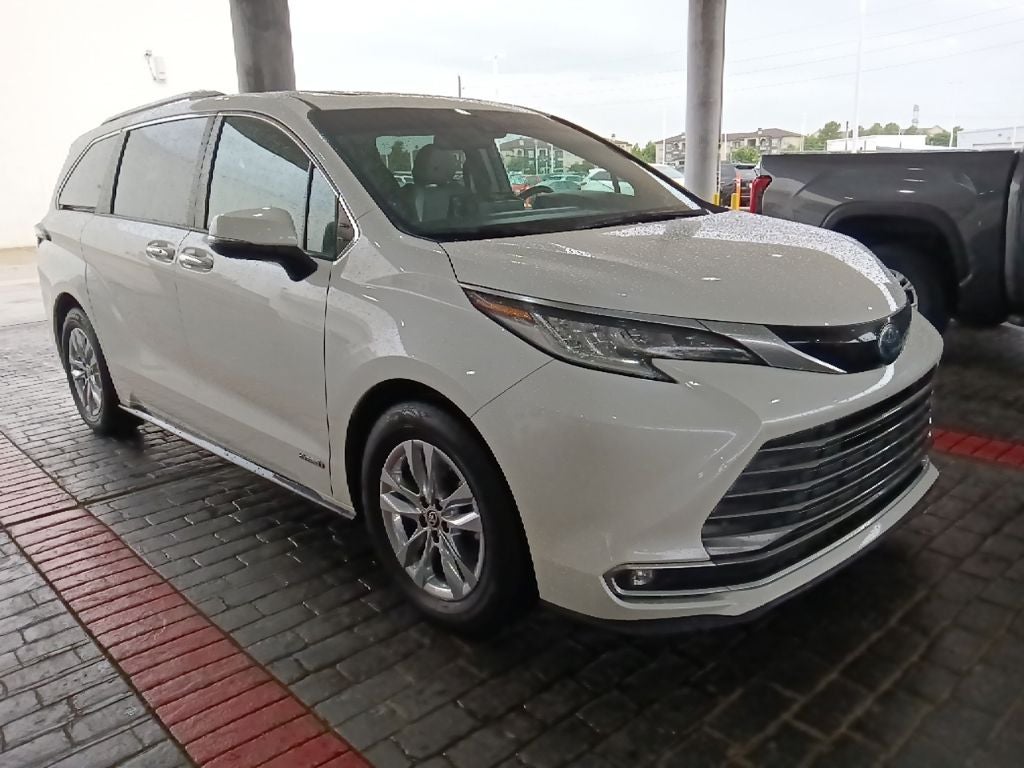 2021 Toyota Sienna Limited 7 Passenger