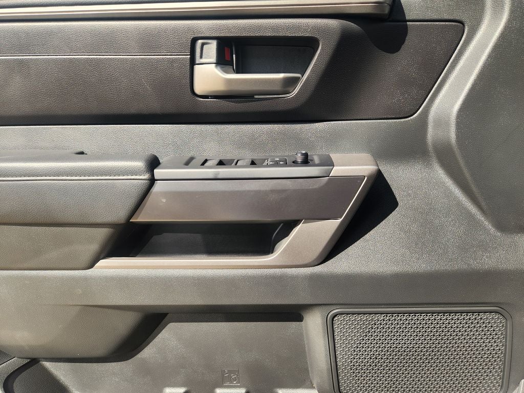 2025 Toyota TUNDRA 4X2 SR5
