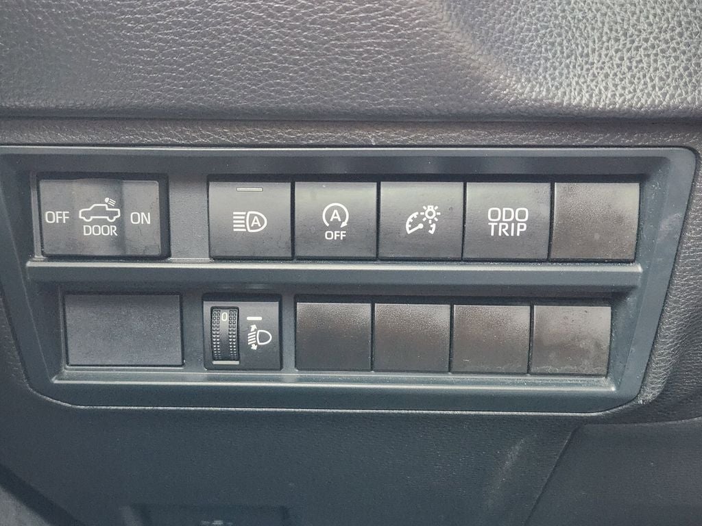 2025 Toyota TUNDRA 4X2 SR5