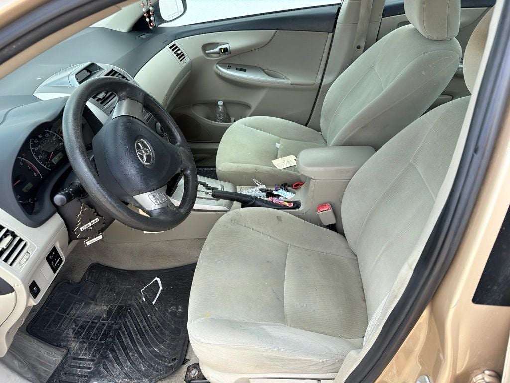 2013 Toyota COROLLA LE