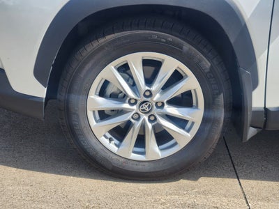 2025 Toyota Corolla Cross LE