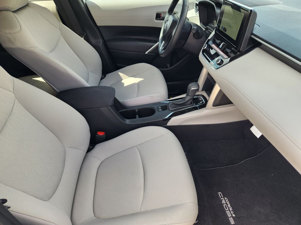 2025 Toyota Corolla Cross LE