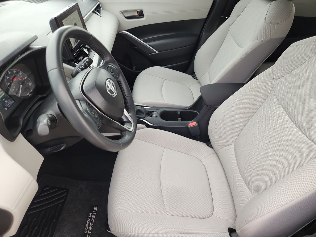 2025 Toyota Corolla Cross LE