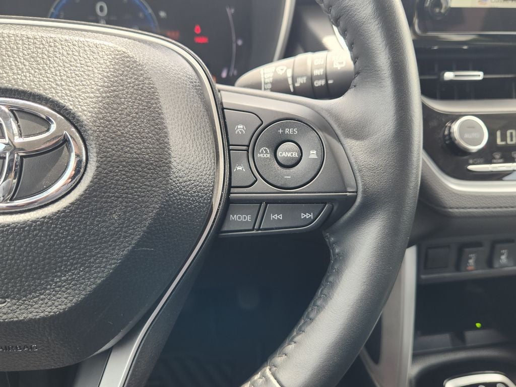 2025 Toyota Corolla Cross XLE