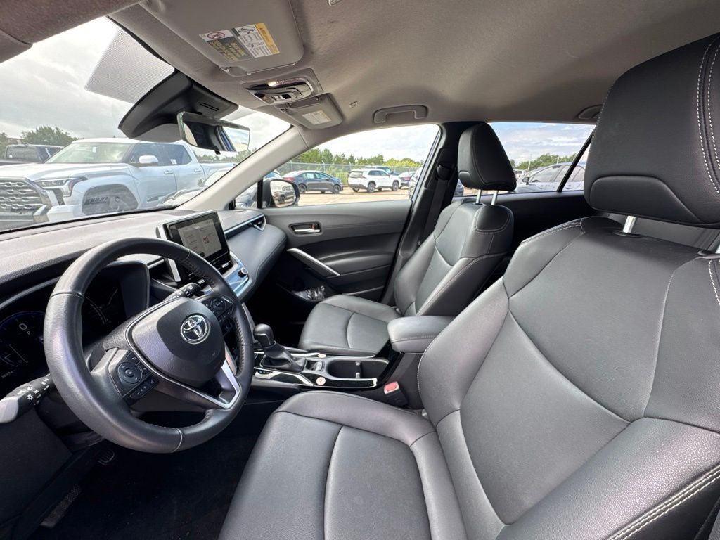 2025 Toyota Corolla Cross XLE