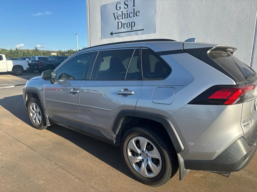 2020 Toyota RAV4 LE