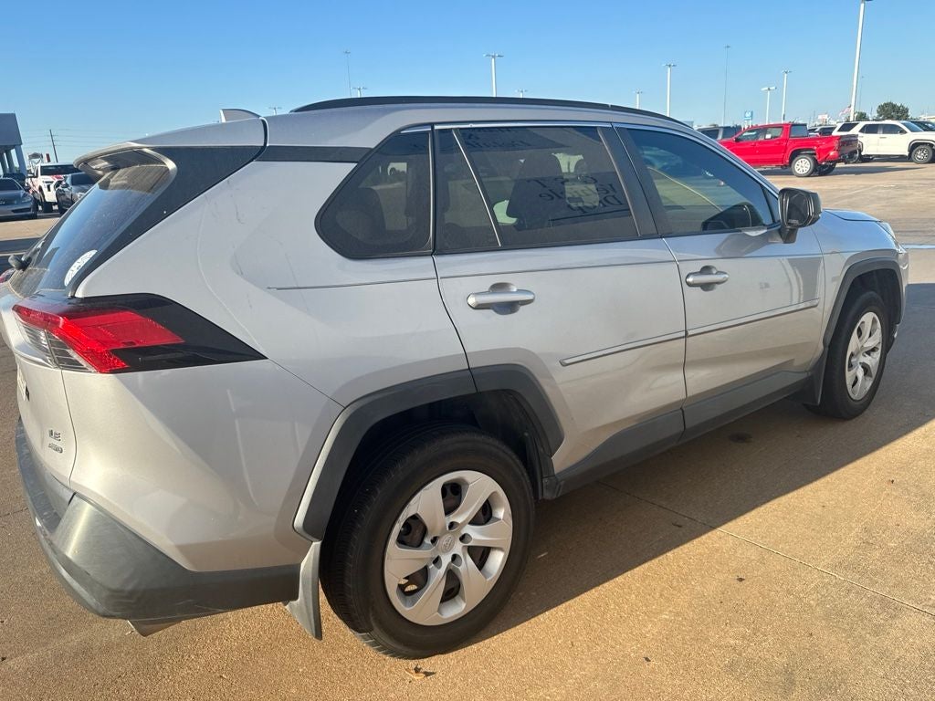 2020 Toyota RAV4 LE