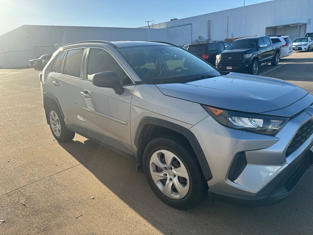 2020 Toyota RAV4 LE
