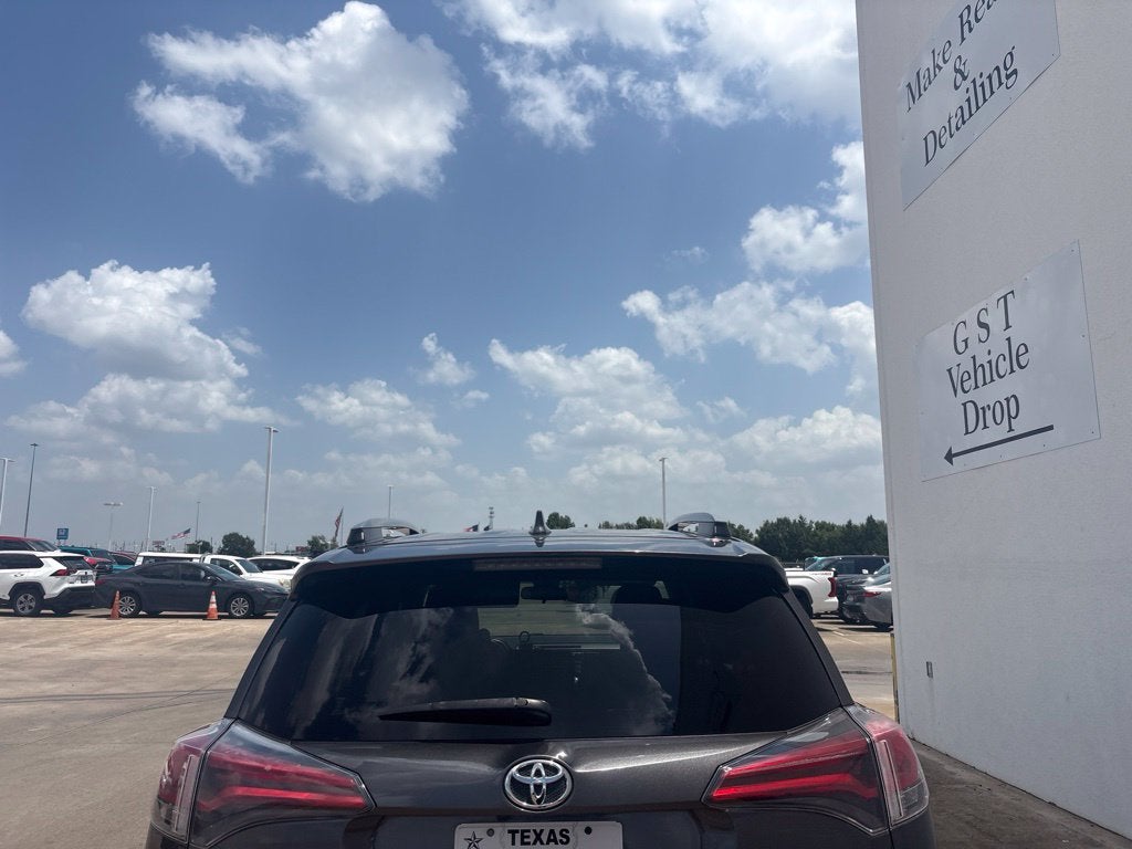 2017 Toyota RAV4 LE