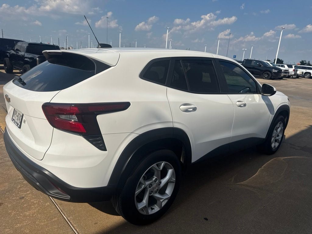 2025 Chevrolet Trax LS