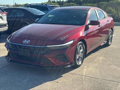 2025 Hyundai Elantra SE