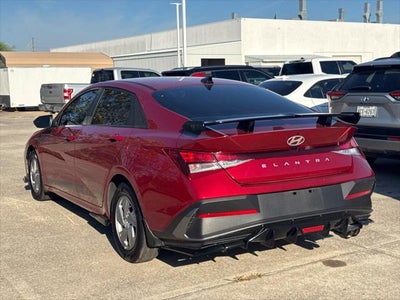 2025 Hyundai Elantra SE