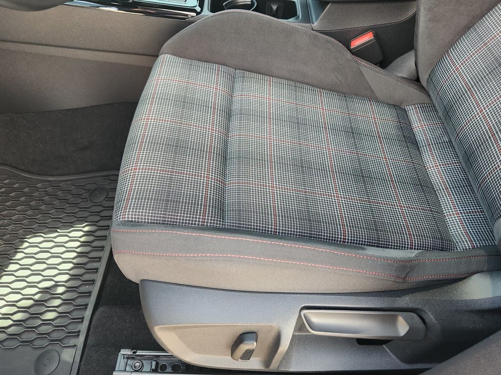 2024 Volkswagen Golf GTI SE