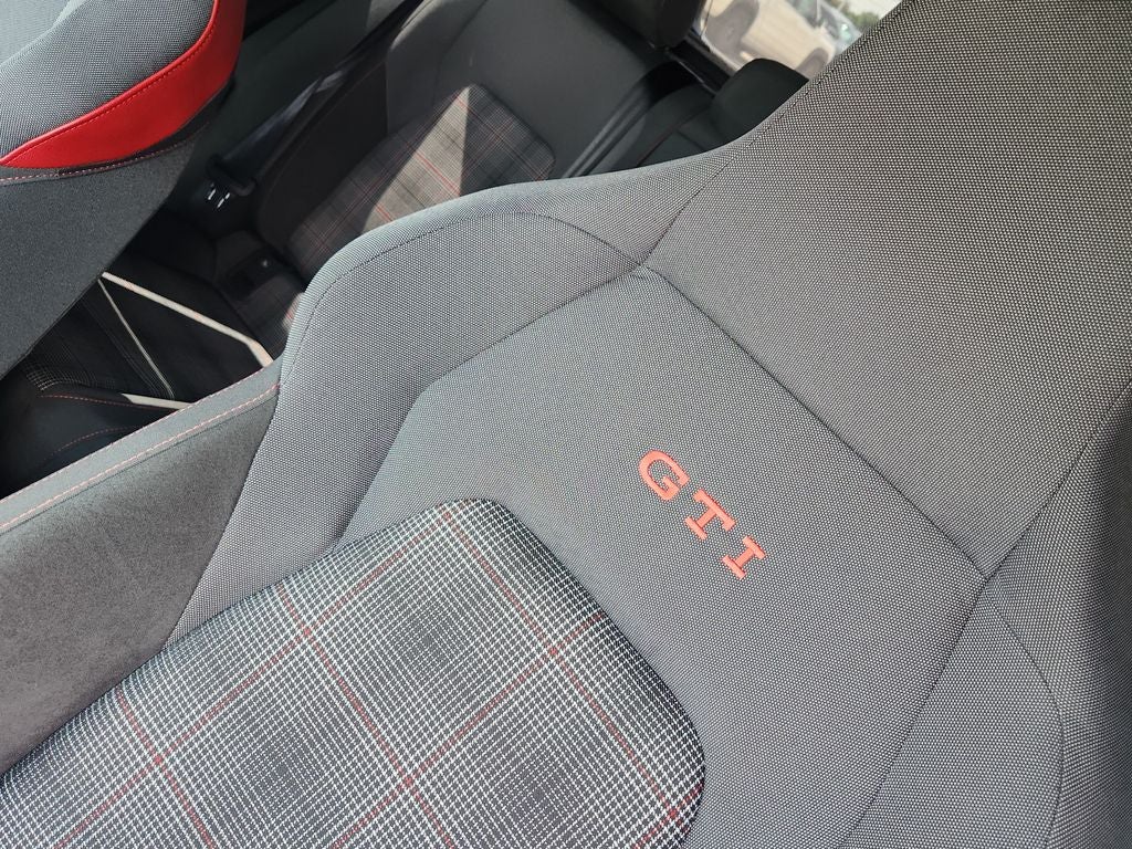 2024 Volkswagen Golf GTI SE
