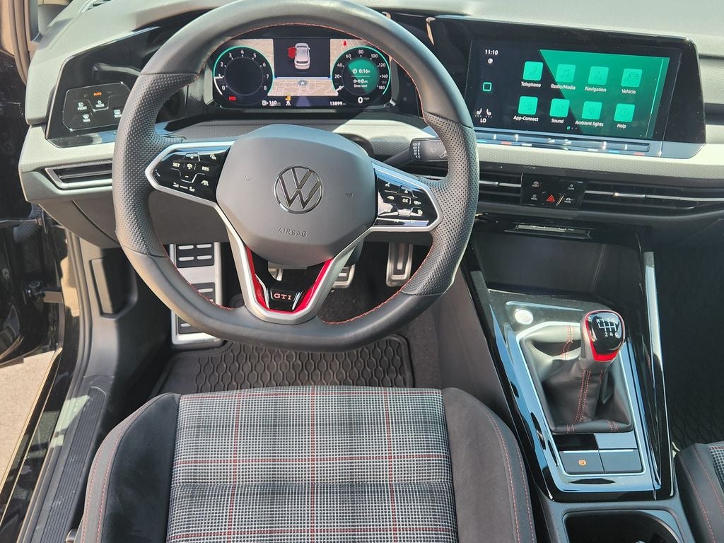 2024 Volkswagen Golf GTI SE