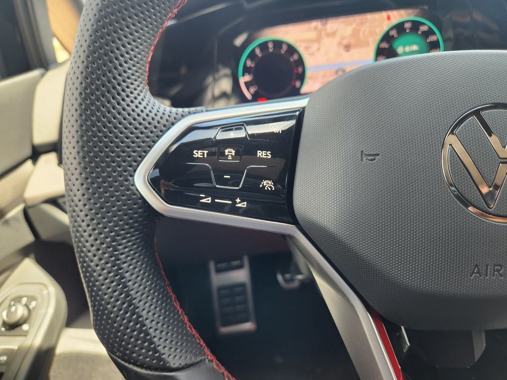 2024 Volkswagen Golf GTI SE