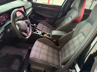 2024 Volkswagen Golf GTI SE