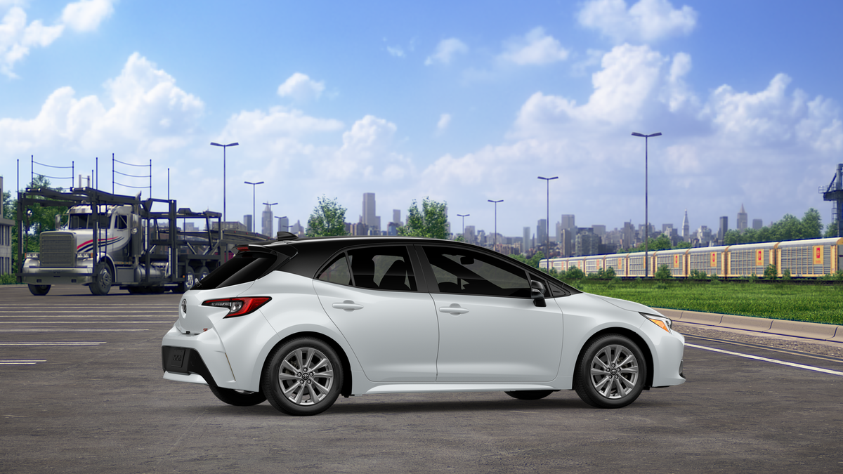 2027 Toyota Corolla Hatchback SE