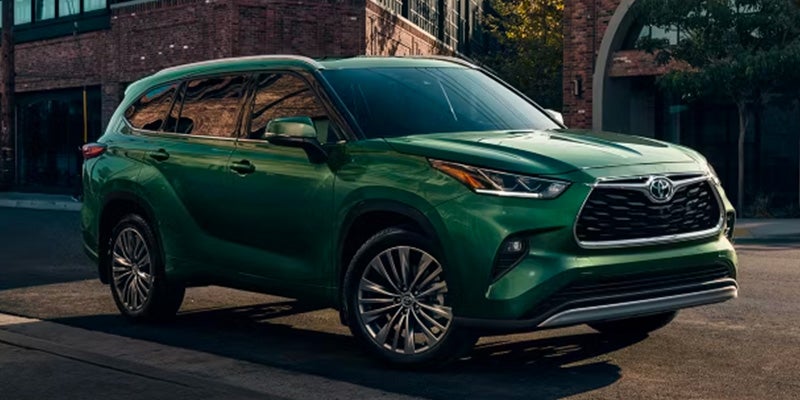 Green Toyota Highlander